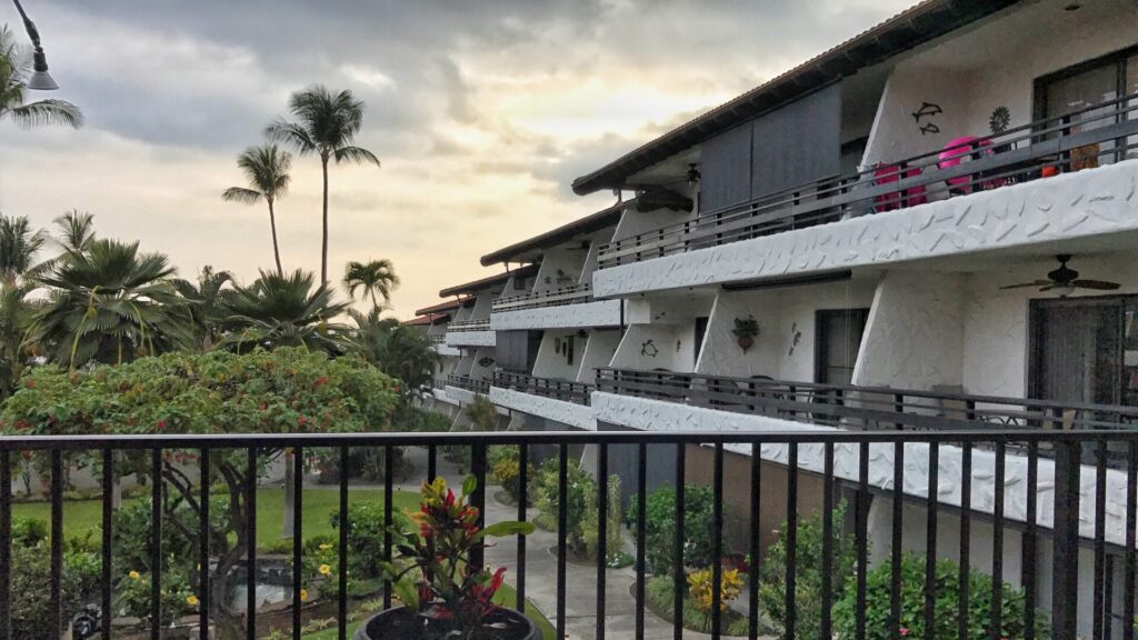 Casa de Emdeko balcony