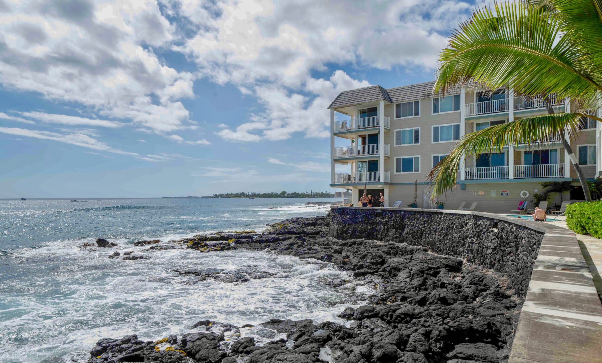 Hale Kona Kai ocean shore