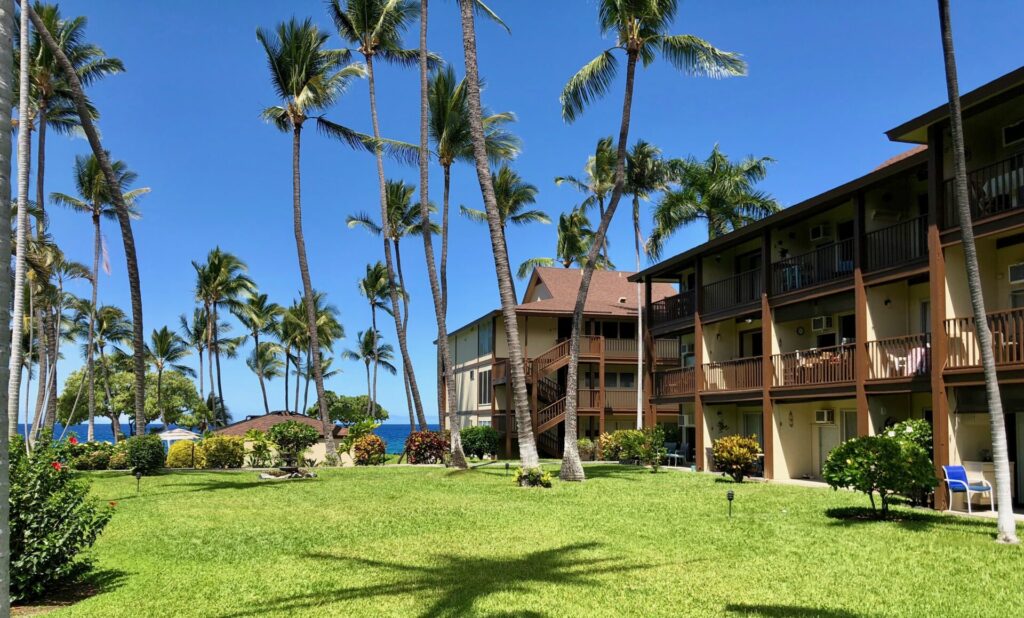 Kona Isle lawn