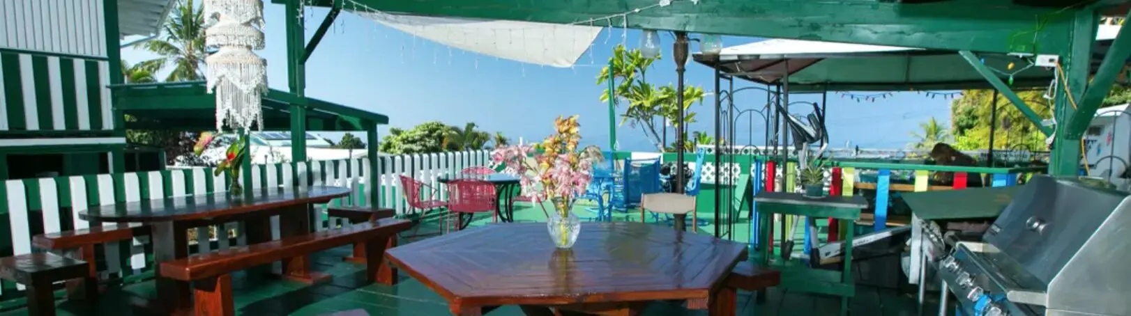 br-pineappleparkona1 Pineapple Park Kona dining area