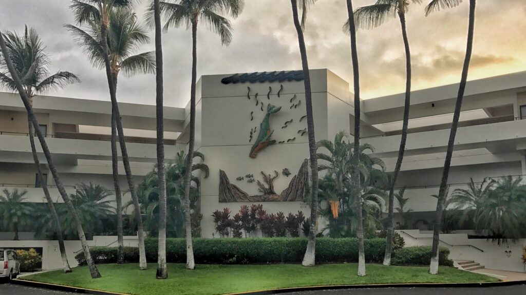 The front of the Royal Sea-Cliff Resort building