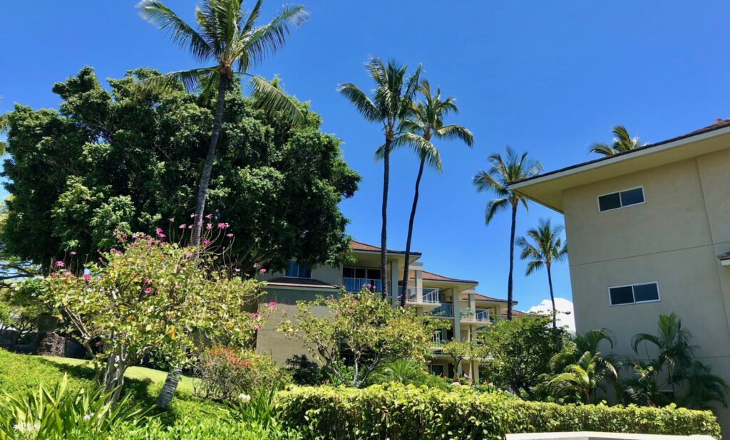 Vista Waikoloa nature and view of the side of the building