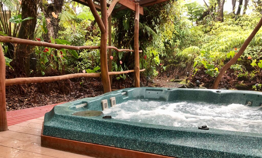 Volcano Inn hot tub or jacuzzi