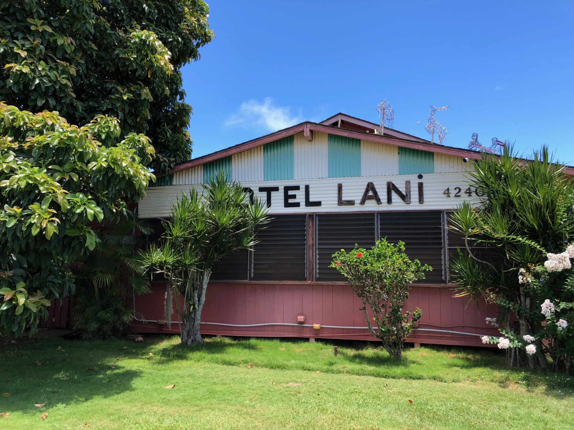 Front of Motel Lani