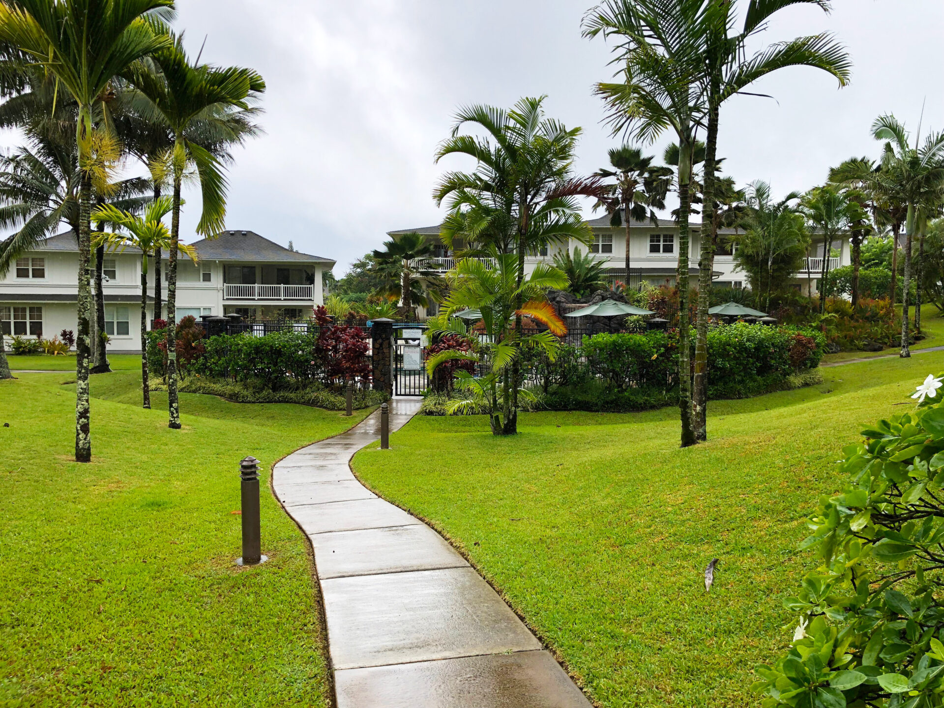 Plantation at Princeville walkway