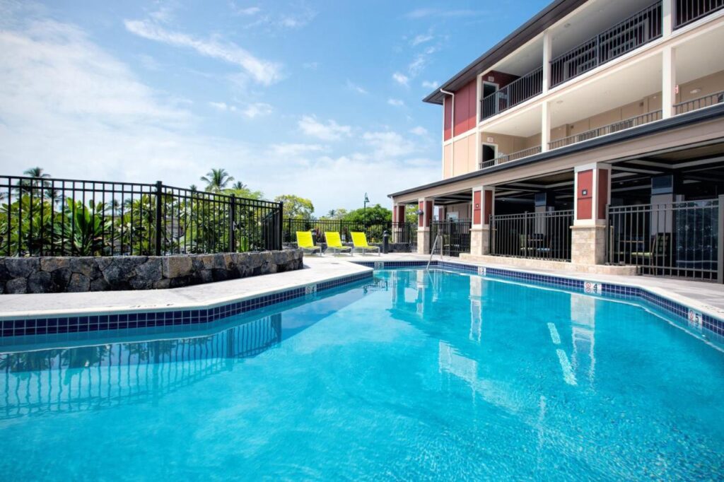 Holiday Inn Express & Suites poolside