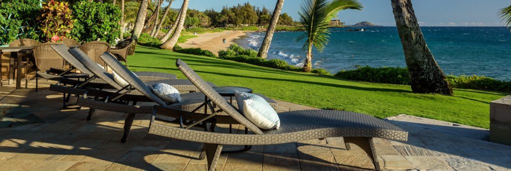 Hale Pau Hana open area where the beach chairs are facing towards the beach