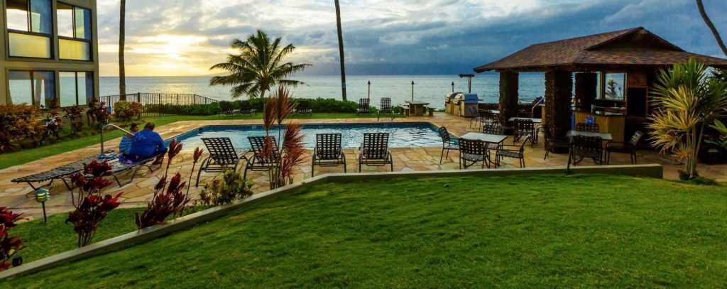 Noelani poolside view