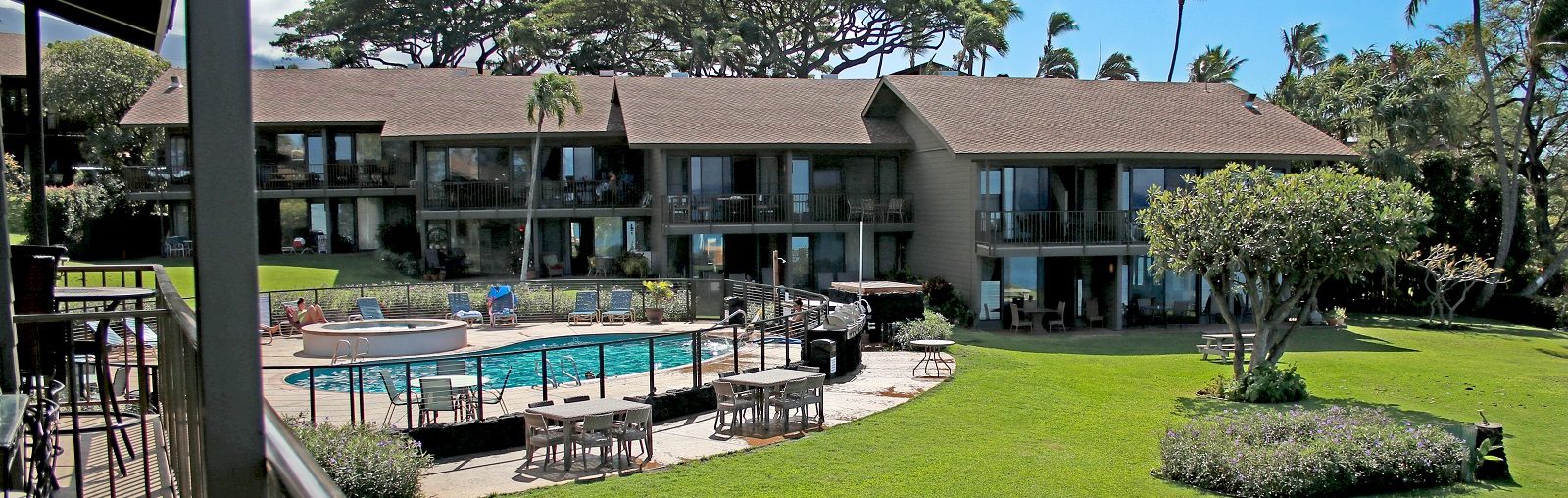 A view of one side of the Polynesian Shores buildings