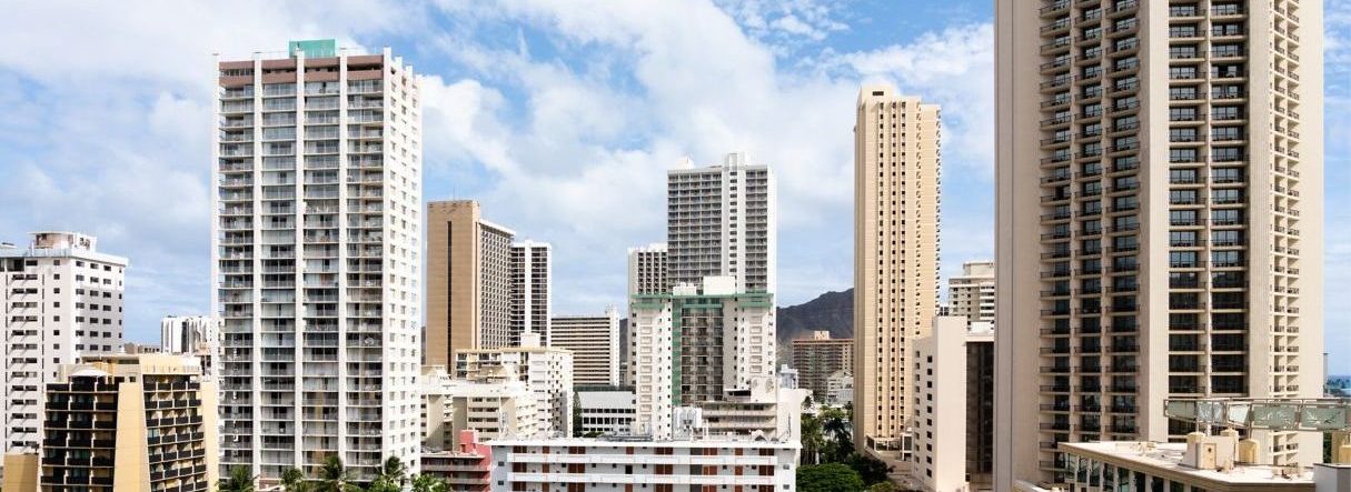 Sheraton Princess Kaiulani and city view