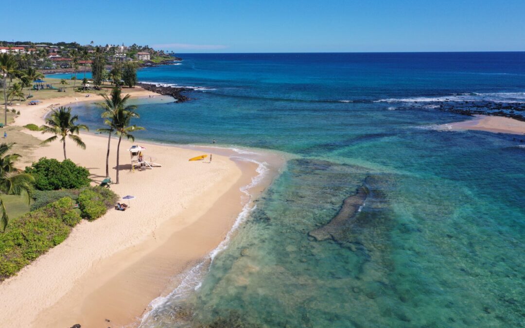 Hawai‘i Beaches: In the Crowd or Off the Grid
