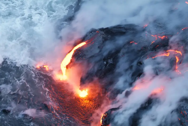 Hawaii and the Volcano - Revealed Travel Guides